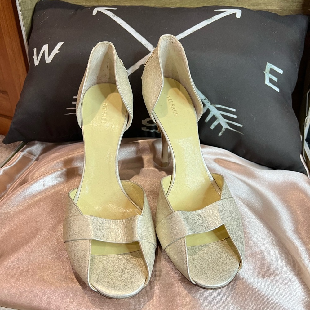 Versace tie heels - Picture 10 of 11